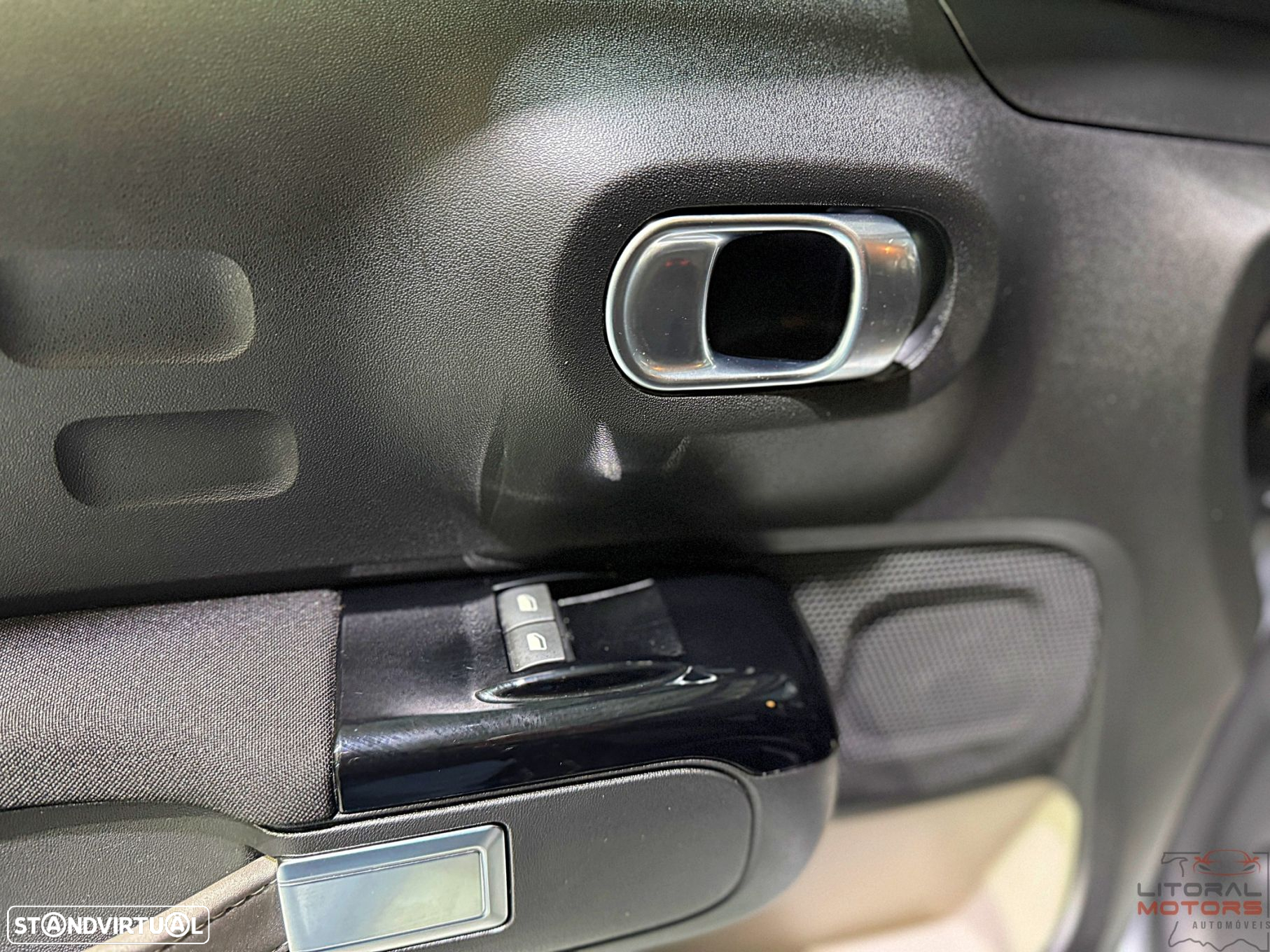 Citroën C3 1.2 PureTech Shine EAT6 - 17