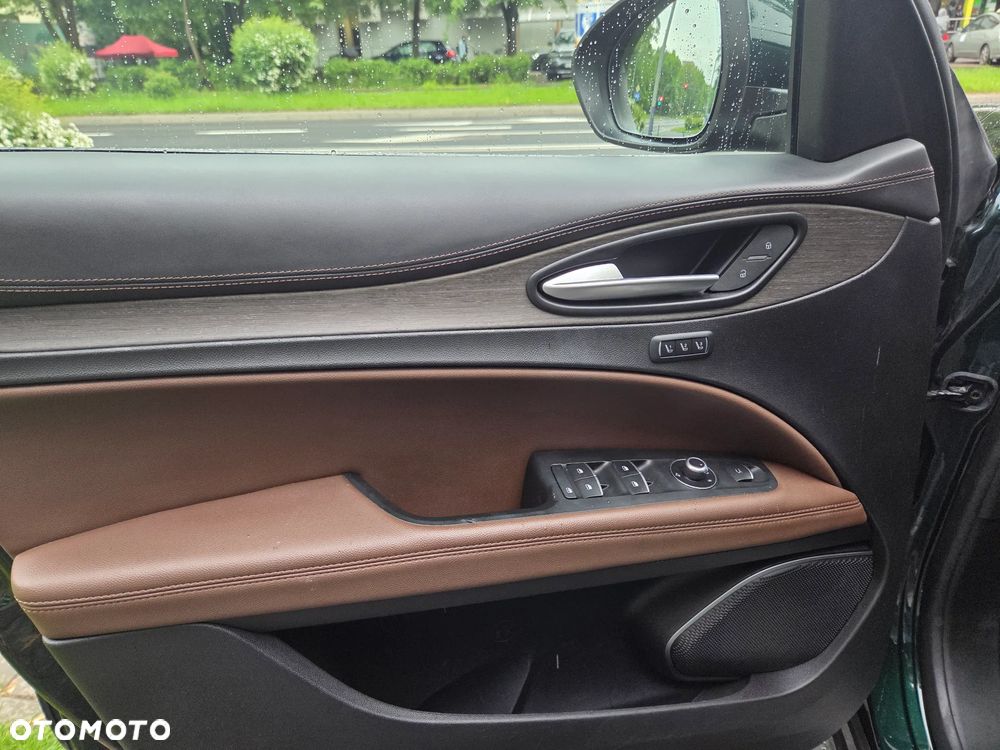 Alfa Romeo Stelvio 2.0 Turbo TI Q4 - 24