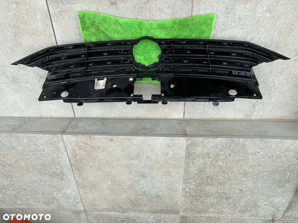 Grill atrapa VW Passat B8 - 4