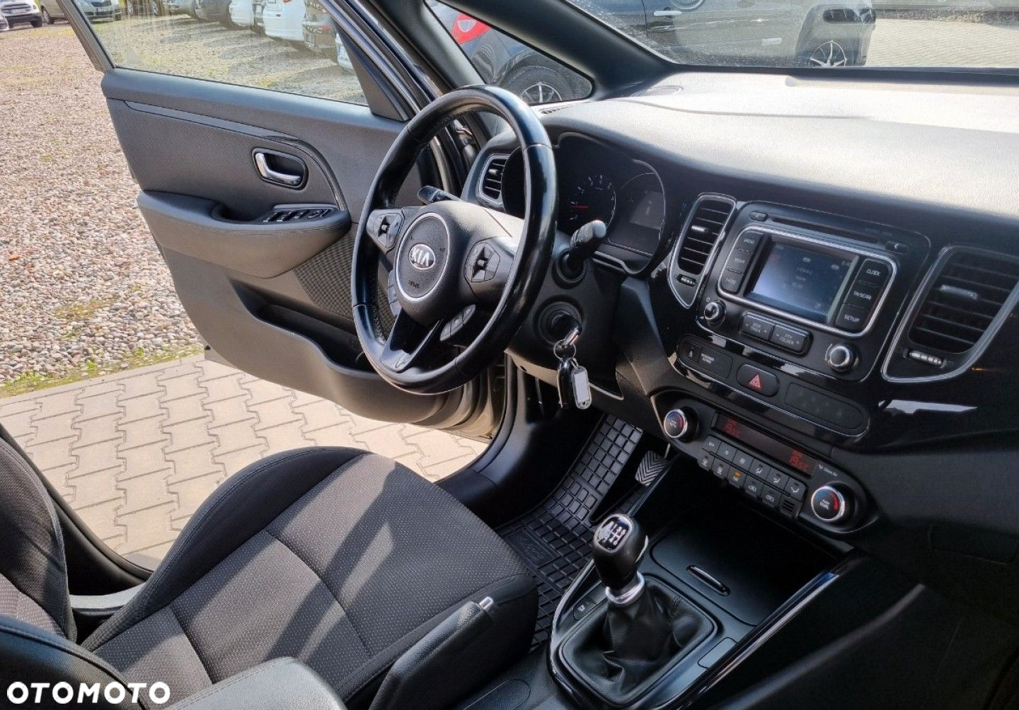Kia Carens - 6