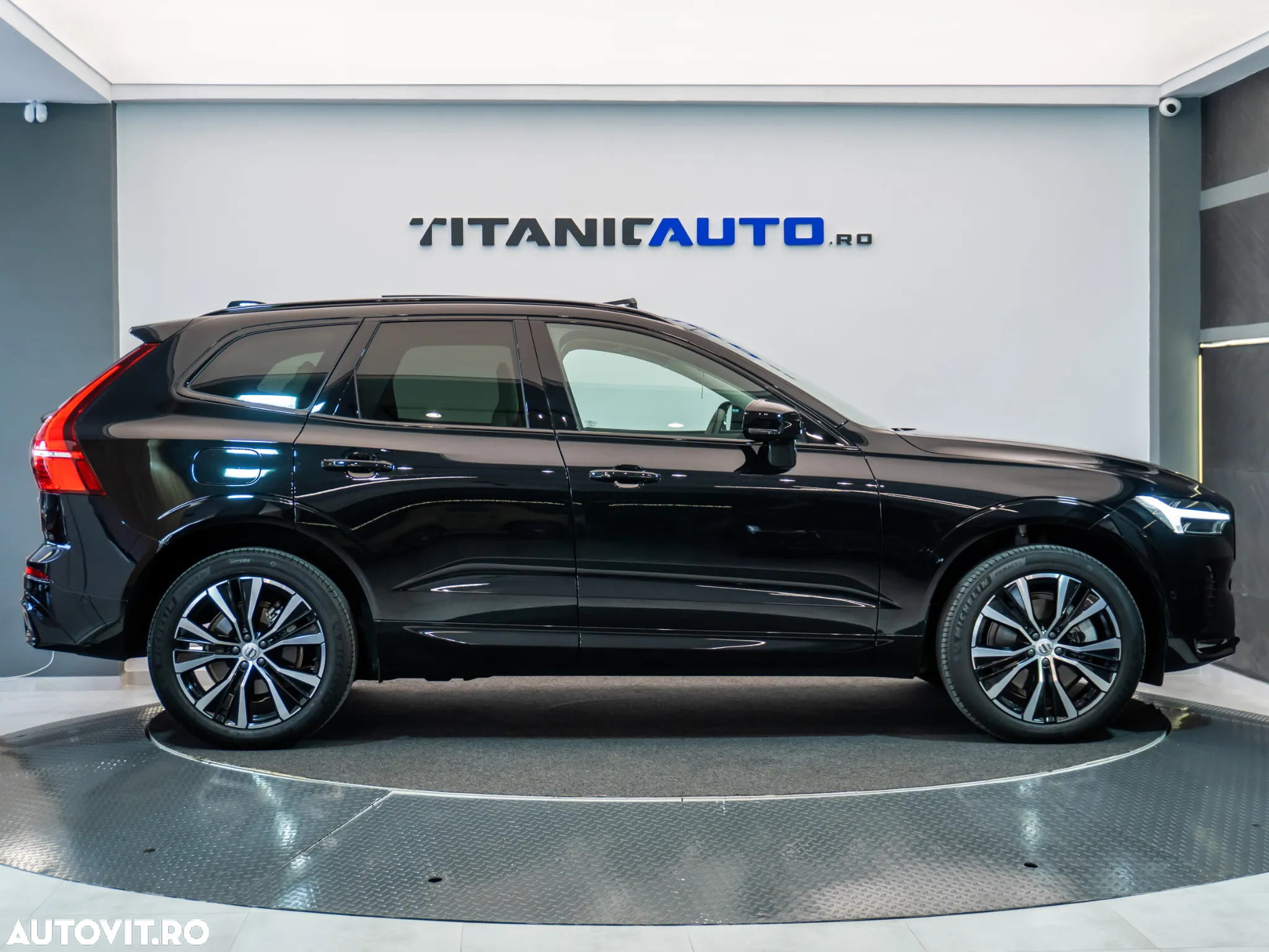 Volvo XC 60 B4 MHEV AT AWD Ultimate Dark - 10