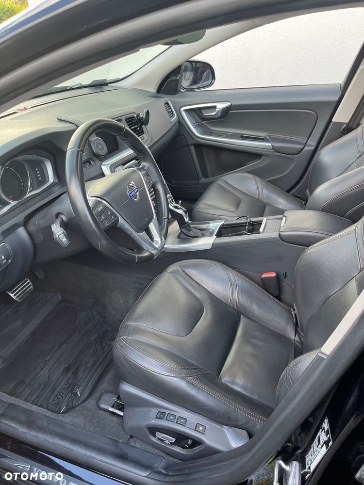 Volvo V60 T5 Drive-E Momentum - 3
