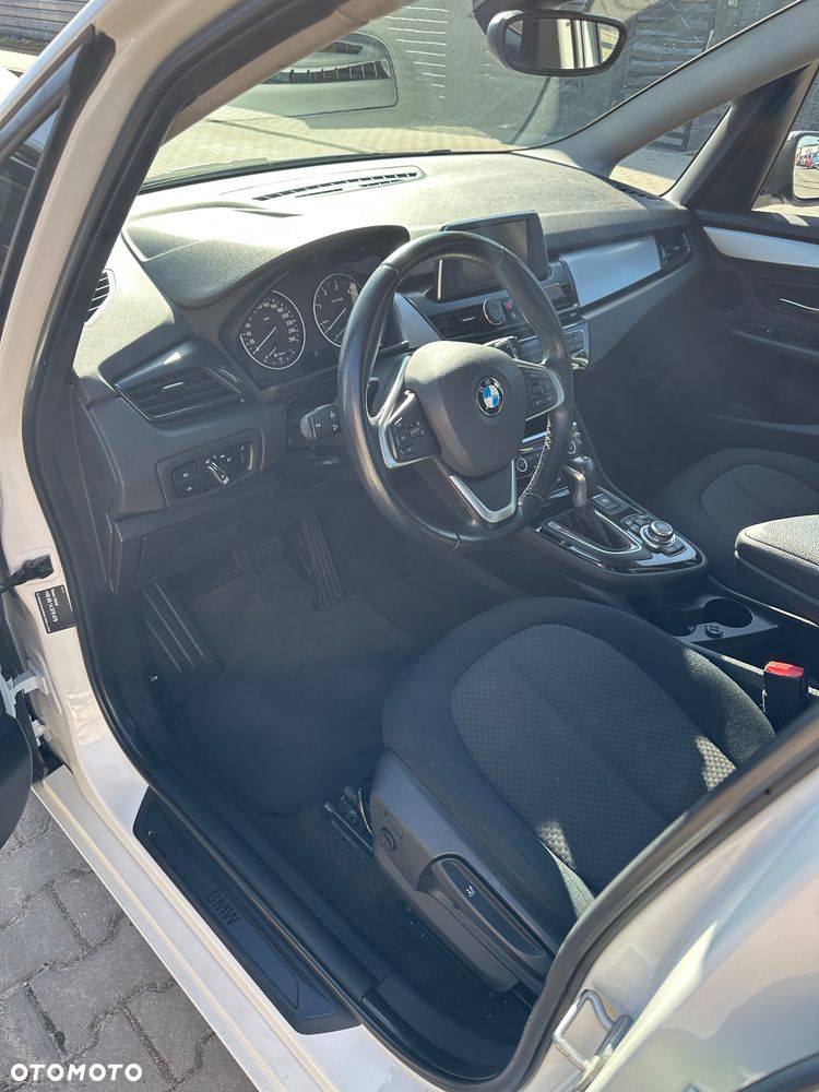 BMW Seria 2 218d - 13