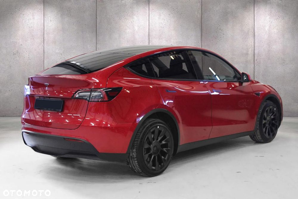 Tesla Model Y Long Range AWD - 7