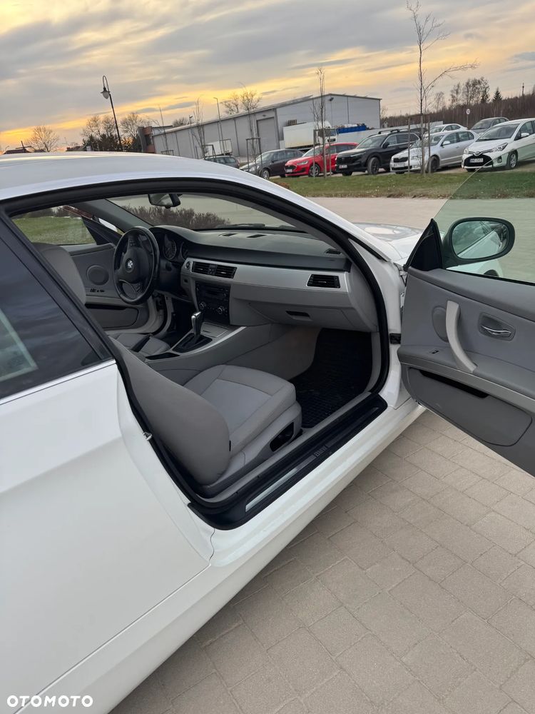 BMW Seria 3 325d - 20