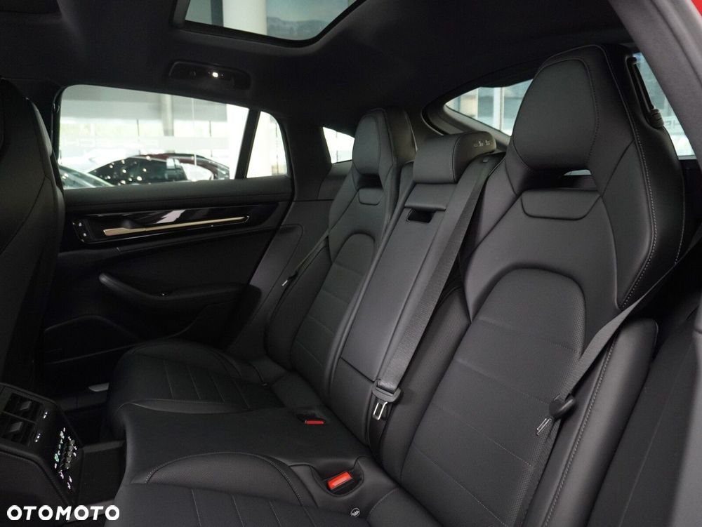 Porsche Panamera 4 - 33