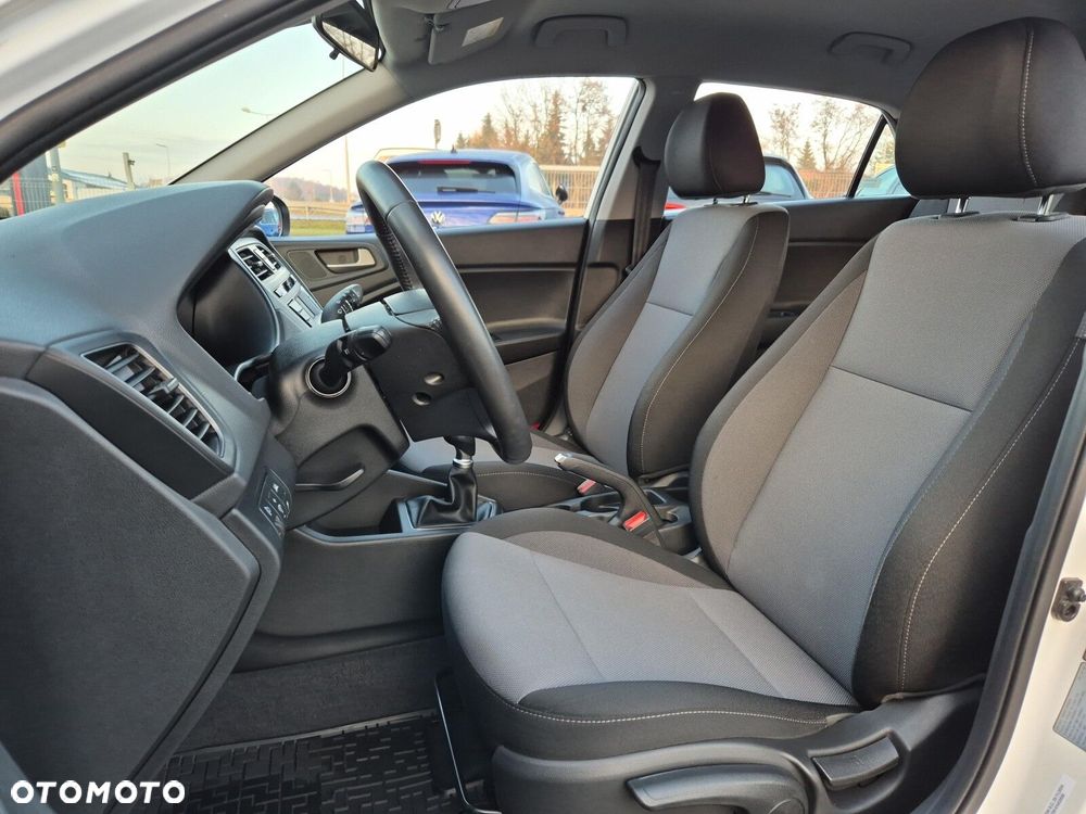 Hyundai i20 1.2 Comfort - 11