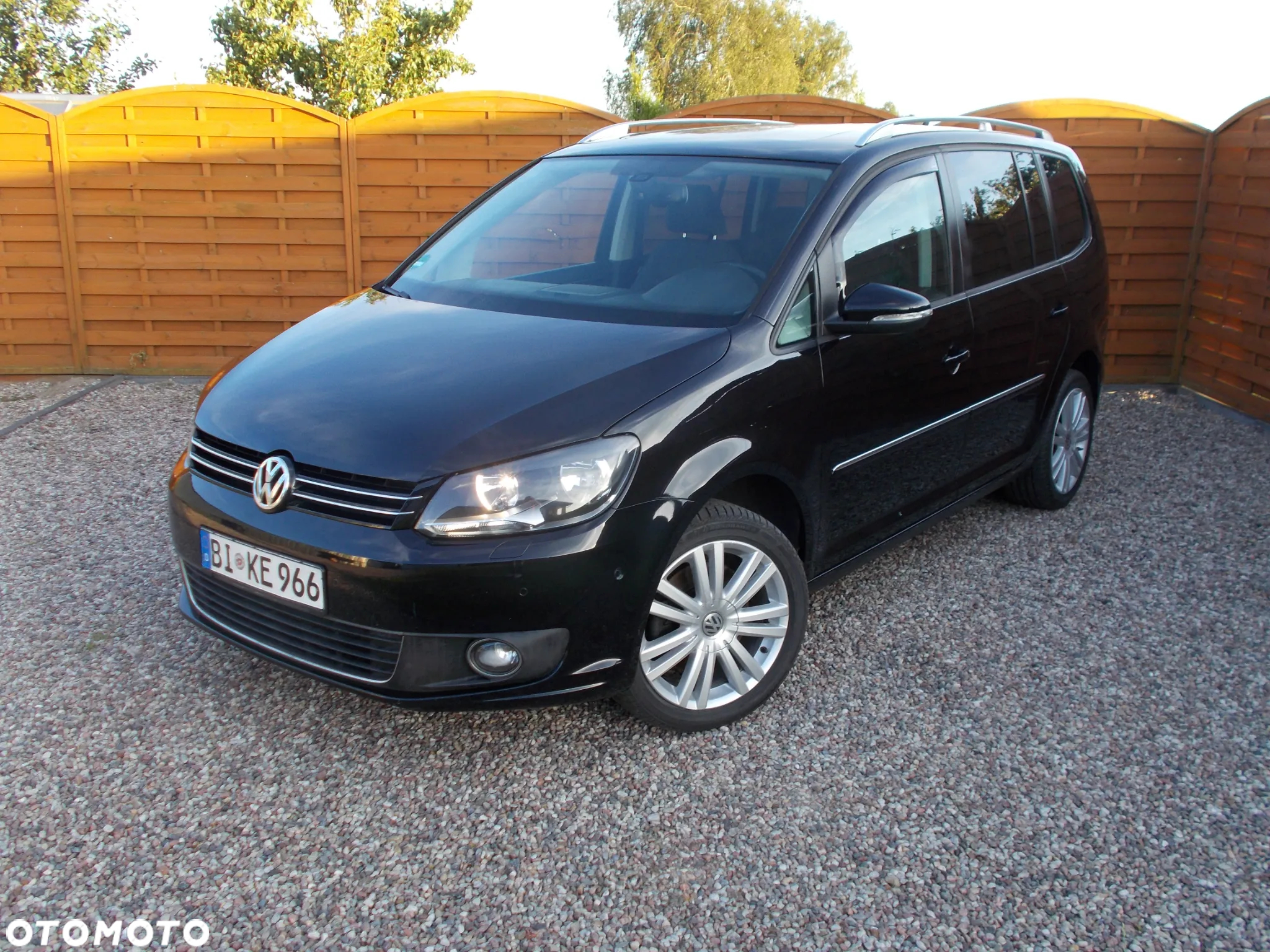 Volkswagen Touran 2.0 TDI Highline - 12