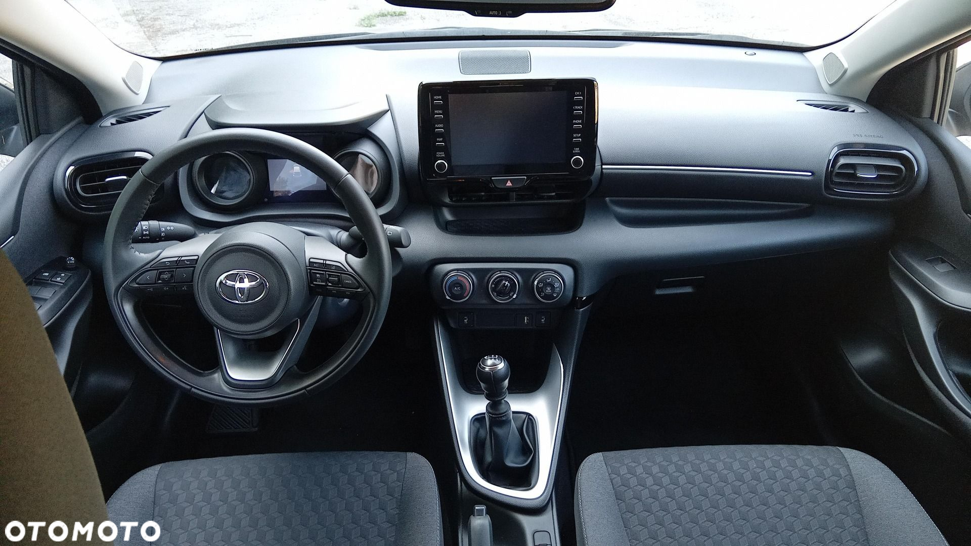 Toyota Yaris - 18