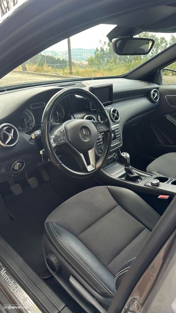 Mercedes-Benz A 180 d AMG Line - 11