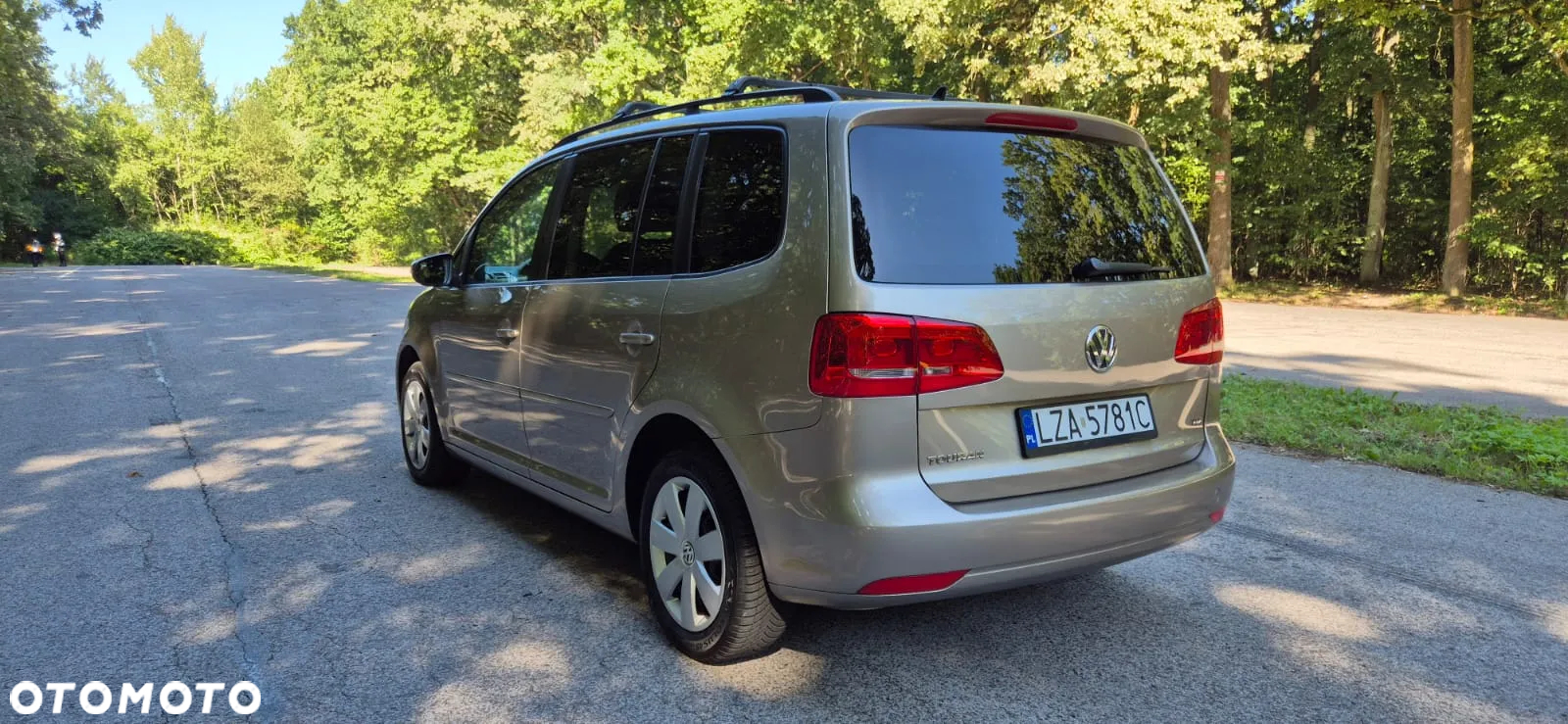 Volkswagen Touran 1.6 TDI DPF BlueMotion Technology DSG Highline - 10