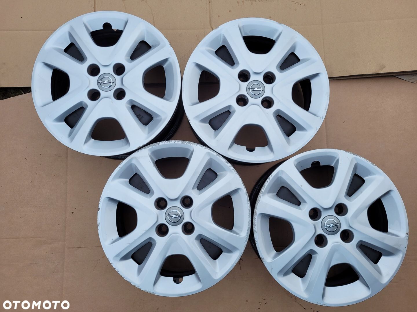Felgi Stalowe 15 Opel Karl  KOŁPAKI ET50 - 1