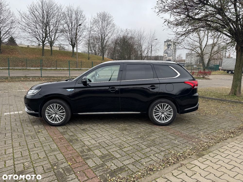 Mitsubishi Outlander - 23