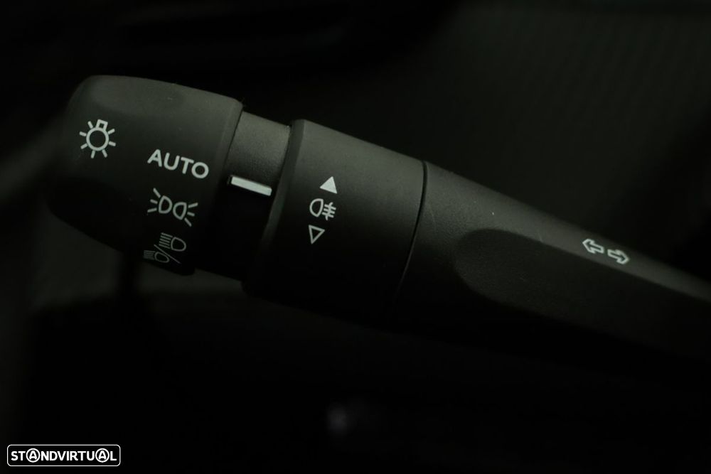 Peugeot 2008 1.2 PureTech Allure - 16