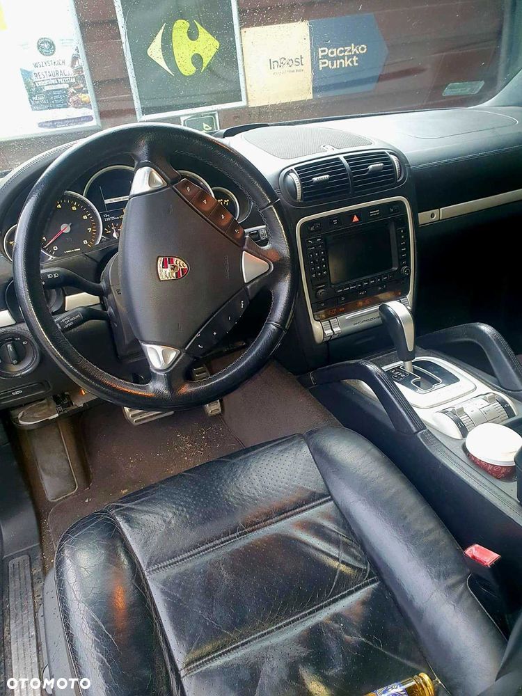 Porsche Cayenne - 8