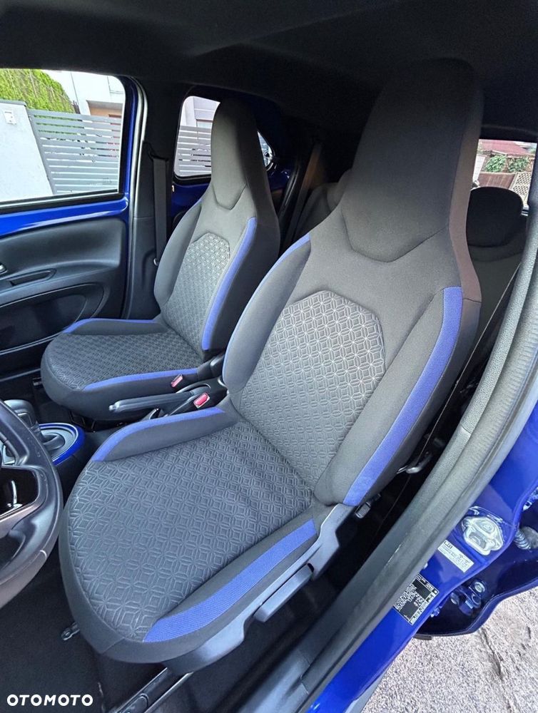 Toyota Aygo x.shift x-play connect - 8