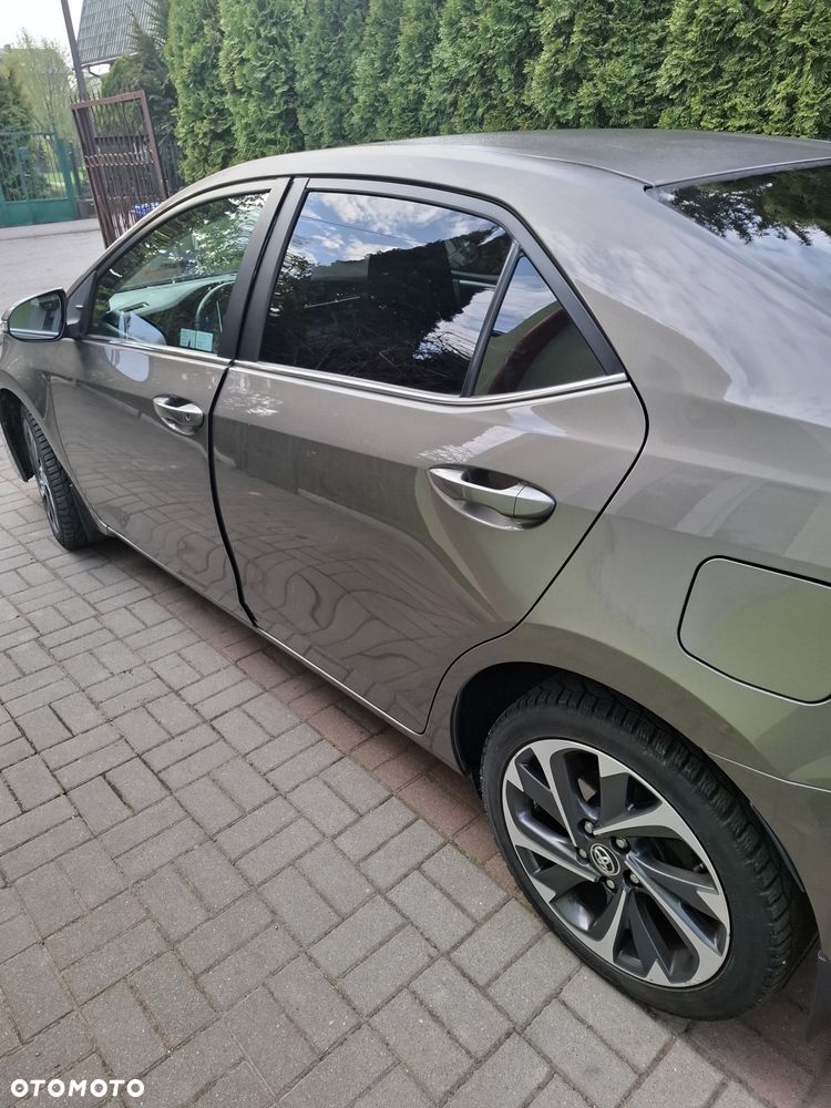 Toyota Corolla 1.6 Premium - 12