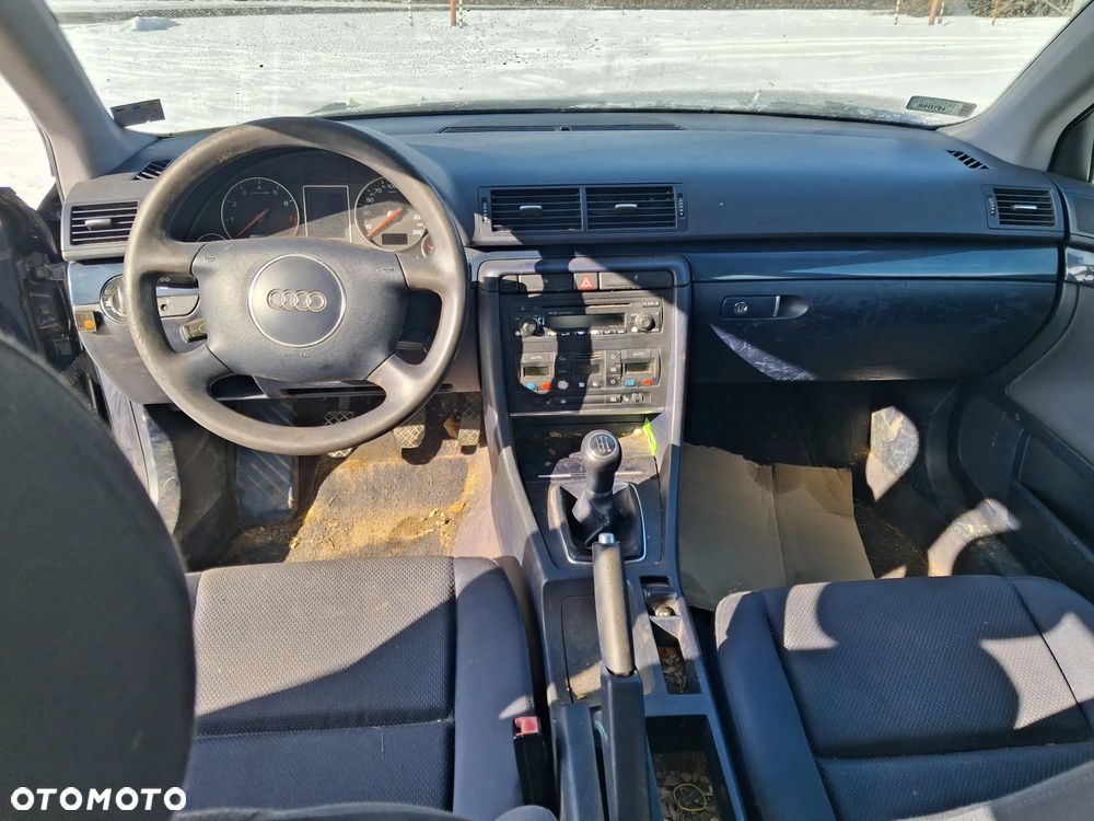 Audi A4 B6 Avant Kombi silnik 1.6 ALZ 8V 102 KM skrzynia biegów ENL drzwi klapa zderzak błotnik LY5K granatowy lampa zamek alternator rozrusznik wiązka przewód rura sterownik moduł zegary fis tempomat szyba lewarek boczek fotel niebieski panel mcperson zwrotnica belka sanki maglownica pompa mechanizm zamek zacisk kolektor lusterko tłumik wydech wykładzina tapicerka schowek głośnik wzmacniacz harman atrapa osłona listwa bagażnika małysz WSZYSTKIE CZĘŚCI NA CZĘŚCI - 6