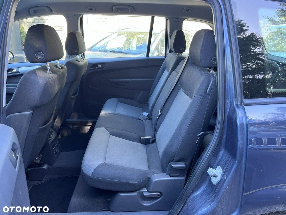 Opel Zafira - 24