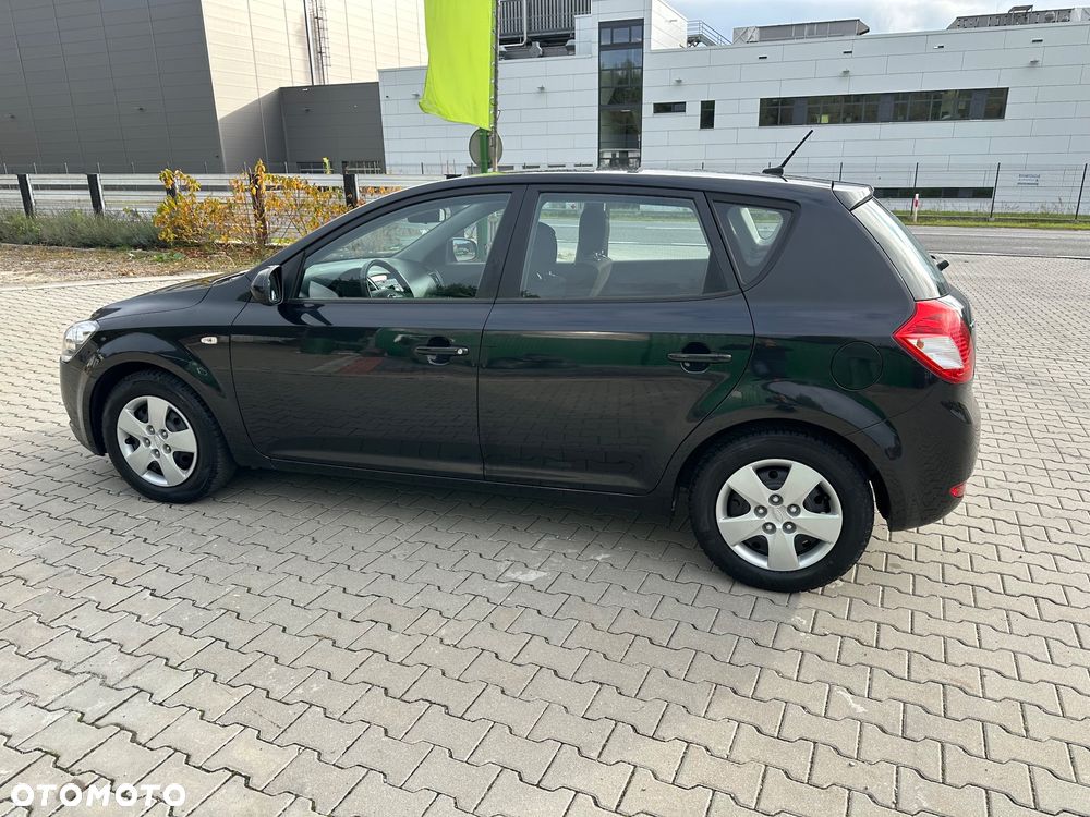 Kia Ceed 1.4 Comfort + - 6