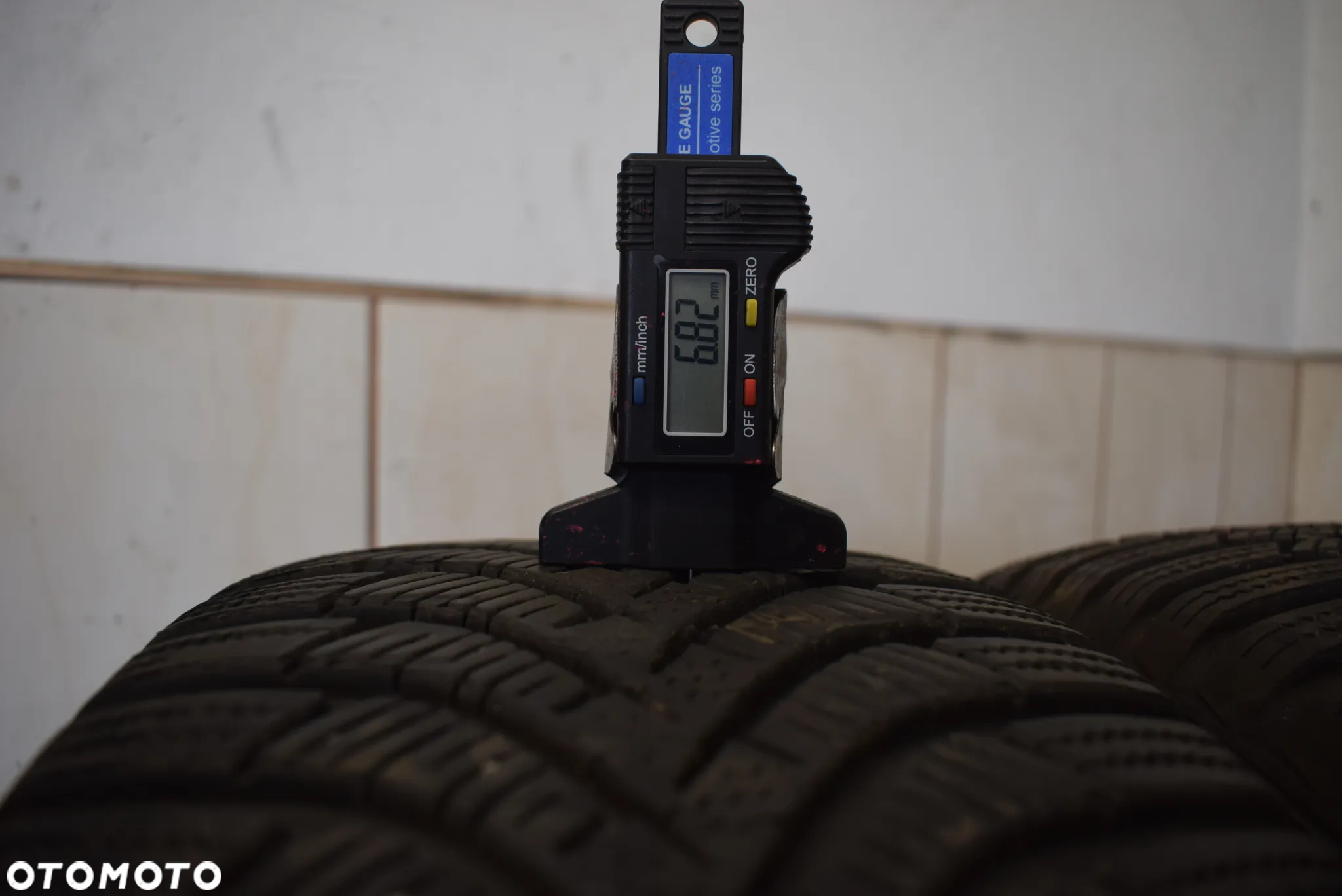 R16 215/65 Hankook Winter i*cept evo 2 Cena za komplet - 5