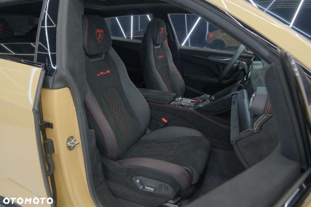 Lamborghini Urus - 29