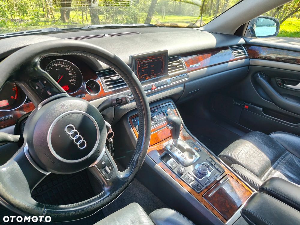 Audi A8 4.2 Quattro - 12