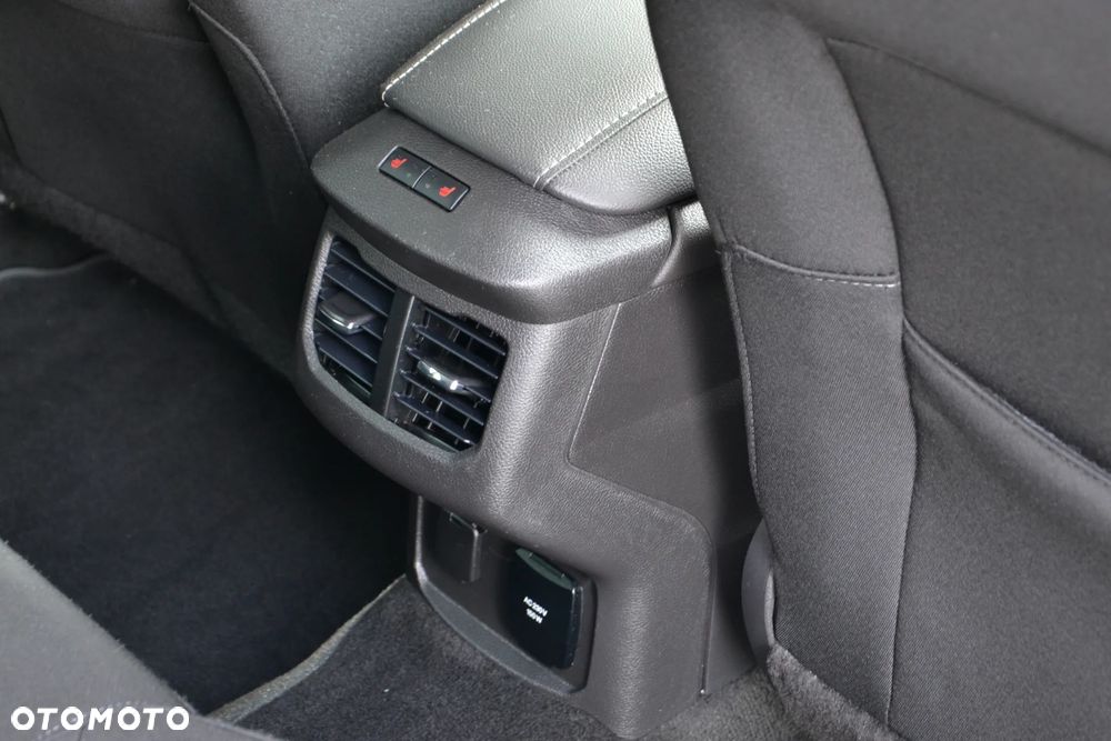 Ford Mondeo 2.0 TDCi Titanium PowerShift - 29