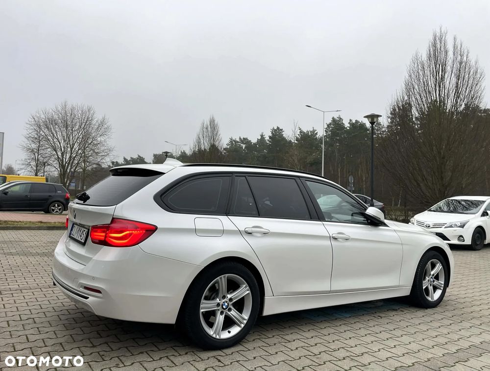 BMW Seria 3 318d Sport Line - 5