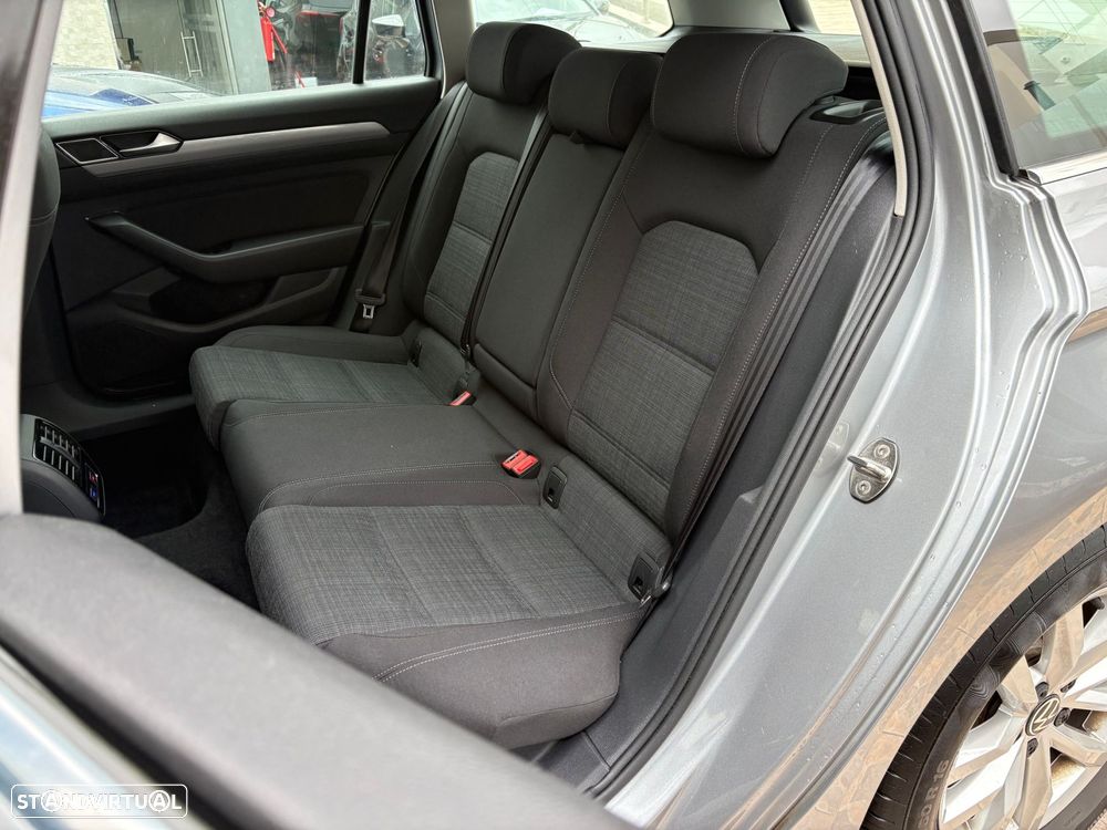 VW Passat Variant 2.0 TDi Elegance DSG - 9