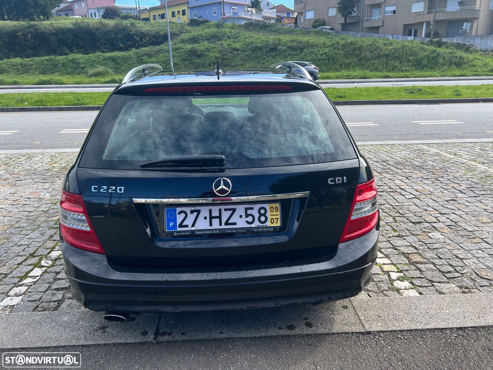 Mercedes-Benz 220 - 1