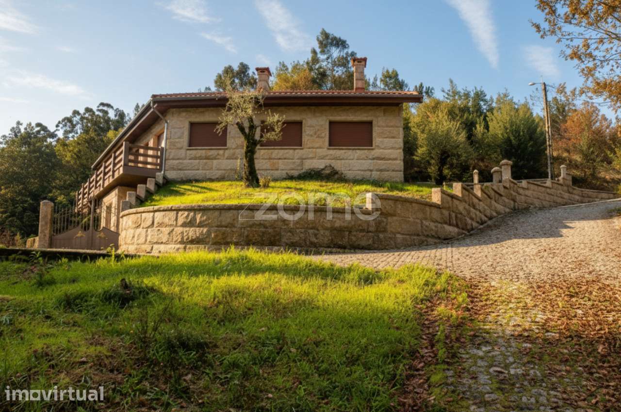 Moradia T2+1, vista Serra, em Salamonde.