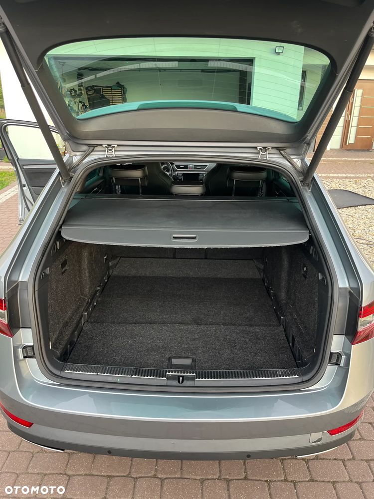 Skoda Superb 2.0 TSI 4x4 Sportline DSG - 19