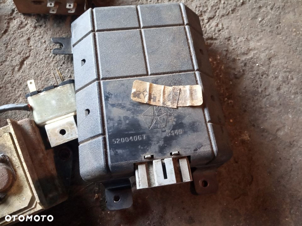 DODGE RAM VAN B150 B250 B350 71-93 sterownik abs modul komputer B1500 B2500 B3500 ecu control module 52004067 mopar 3.7 5.2 5.9 v6 v8