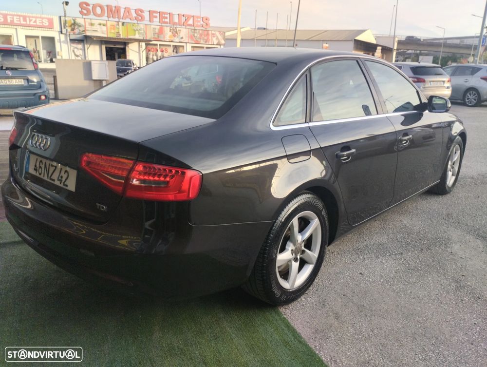Audi A4 2.0 TDI Business Line Sport - 5