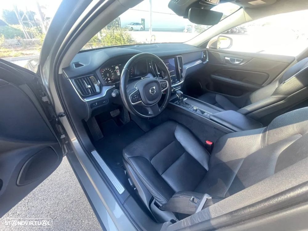 Volvo V60 2.0 D3 Momentum Plus Geartronic - 12