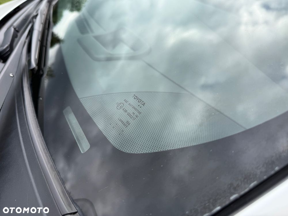 Toyota Prius 1.8 HSD Prestige - 26