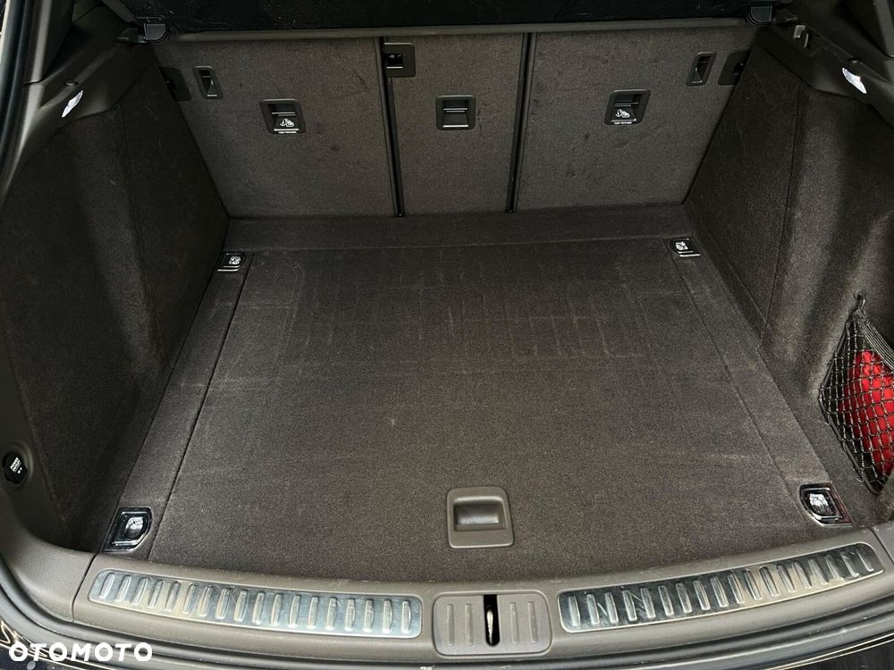 Porsche Macan - 25