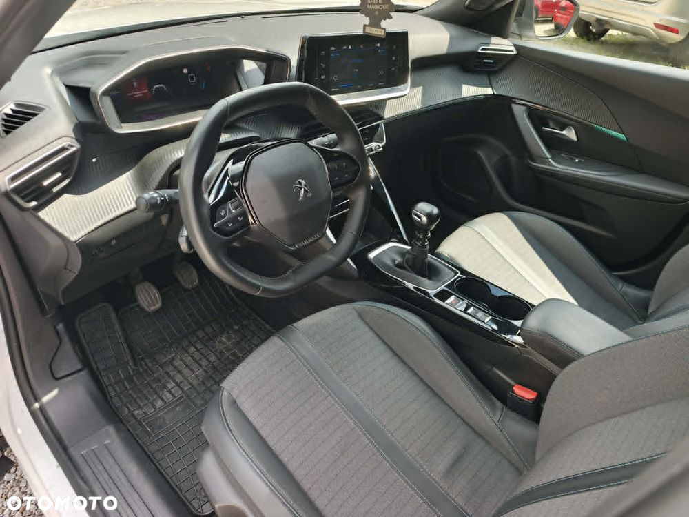 Peugeot 2008 PureTech 100 Allure - 12