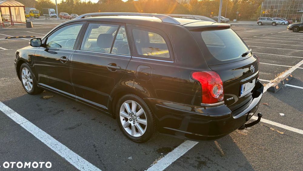 Toyota Avensis 1.8 VVT-i Combi Automatik Sol - 5