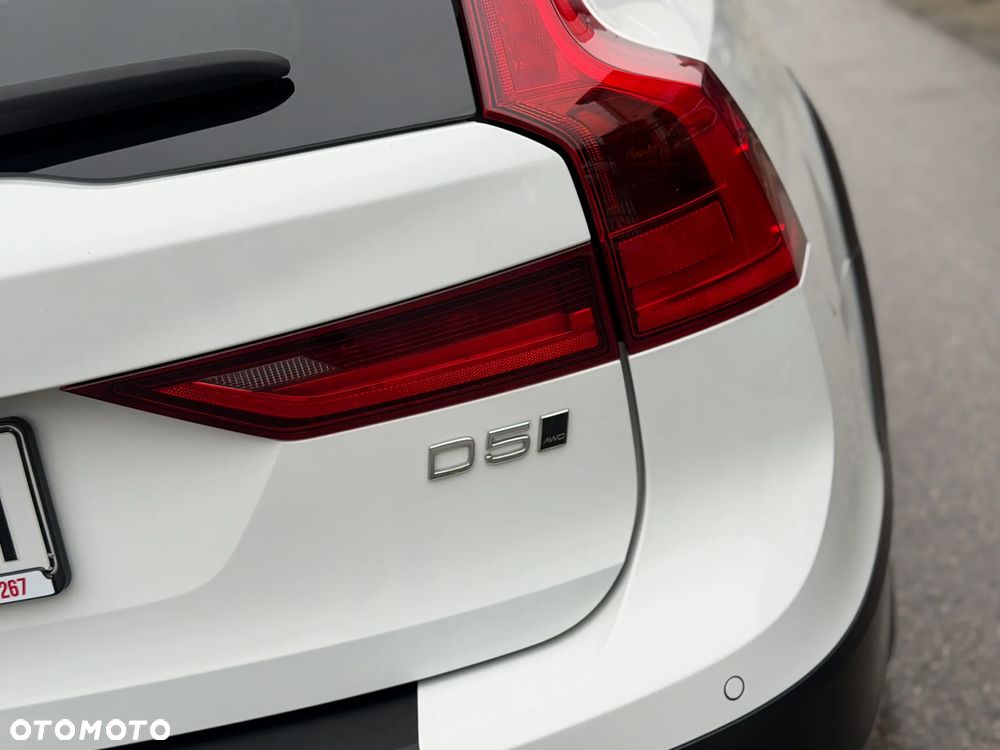 Volvo V90 Cross Country D5 AWD Pro - 40