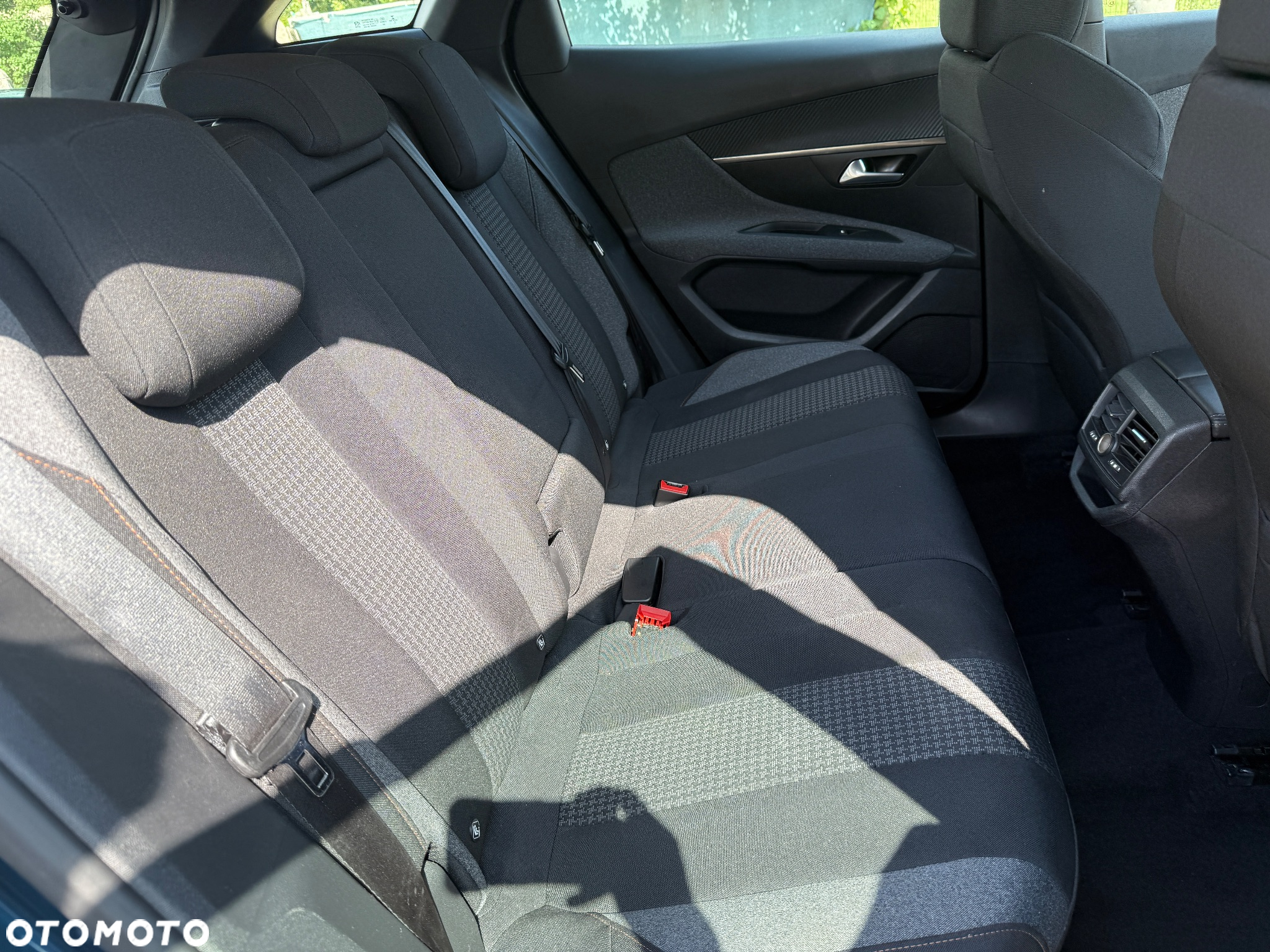 Peugeot 3008 1.5 BlueHDi Allure Pack S&S EAT8 - 21