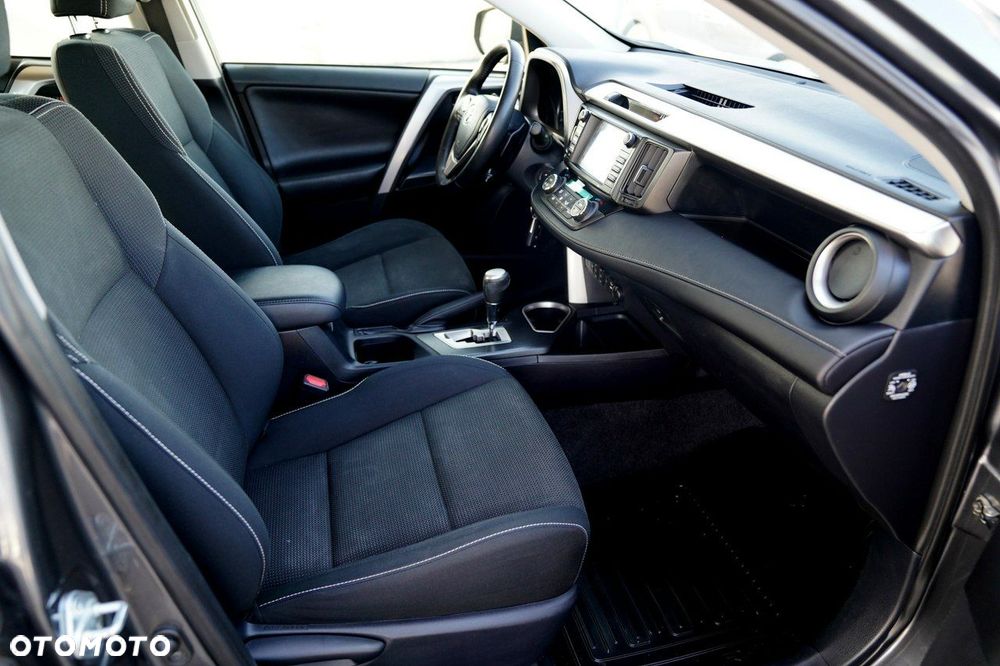 Toyota RAV4 - 16