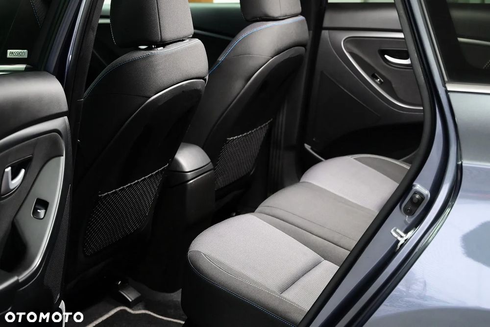 Hyundai i30 blue Kombi 1.6 CRDi DCT Passion - 8