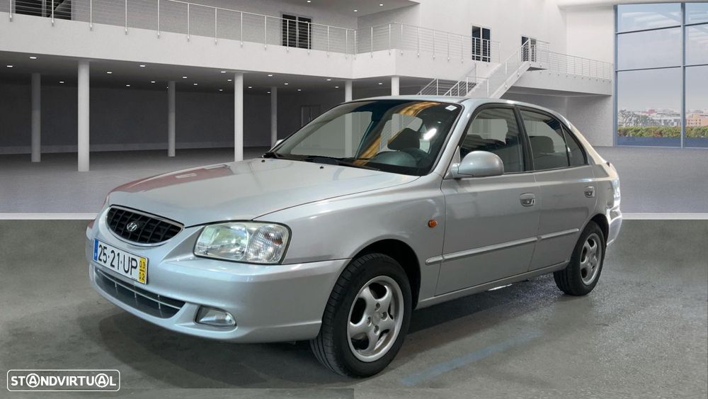 Hyundai Accent 1.5 CRDi Confort - 1