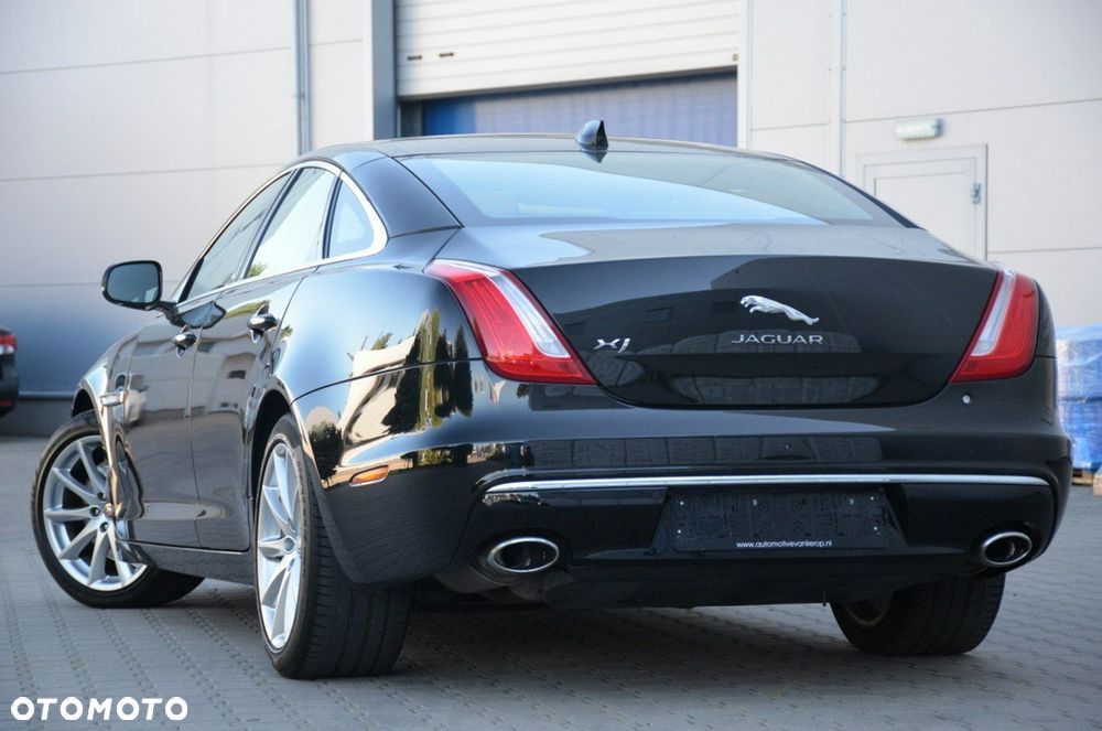 Jaguar XJ - 16