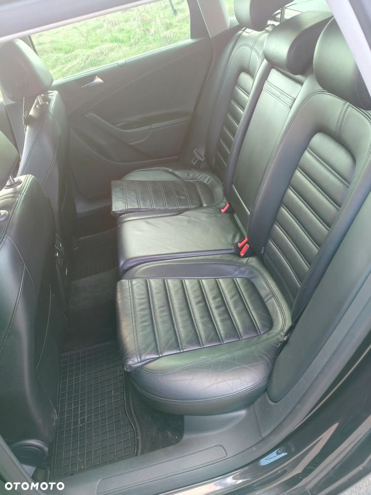 Volkswagen Passat 2.0 TDI DPF Highline - 12