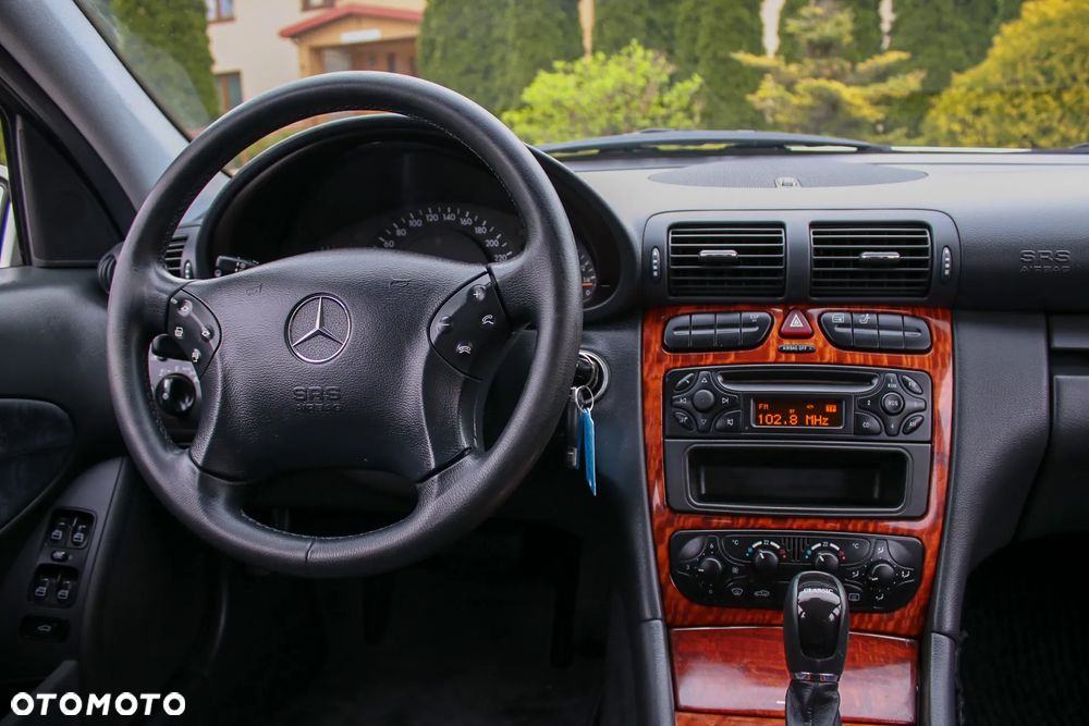 Mercedes-Benz Klasa C 180 Kompressor Automatik Classic - 22