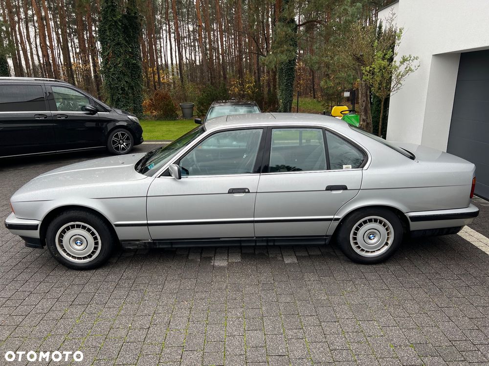 BMW Seria 5 520i - 8