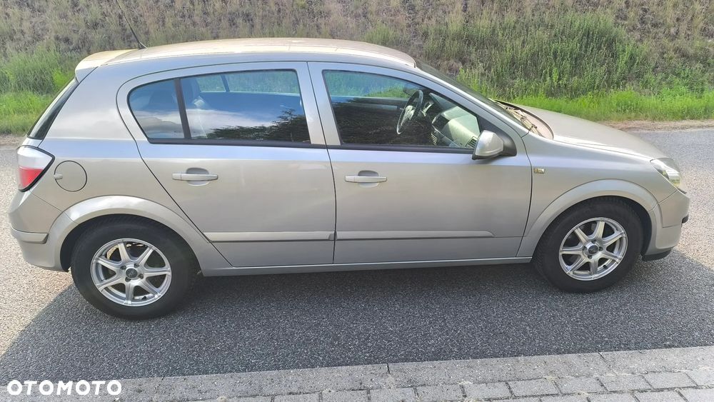 Opel Astra 1.6 Enjoy - 4